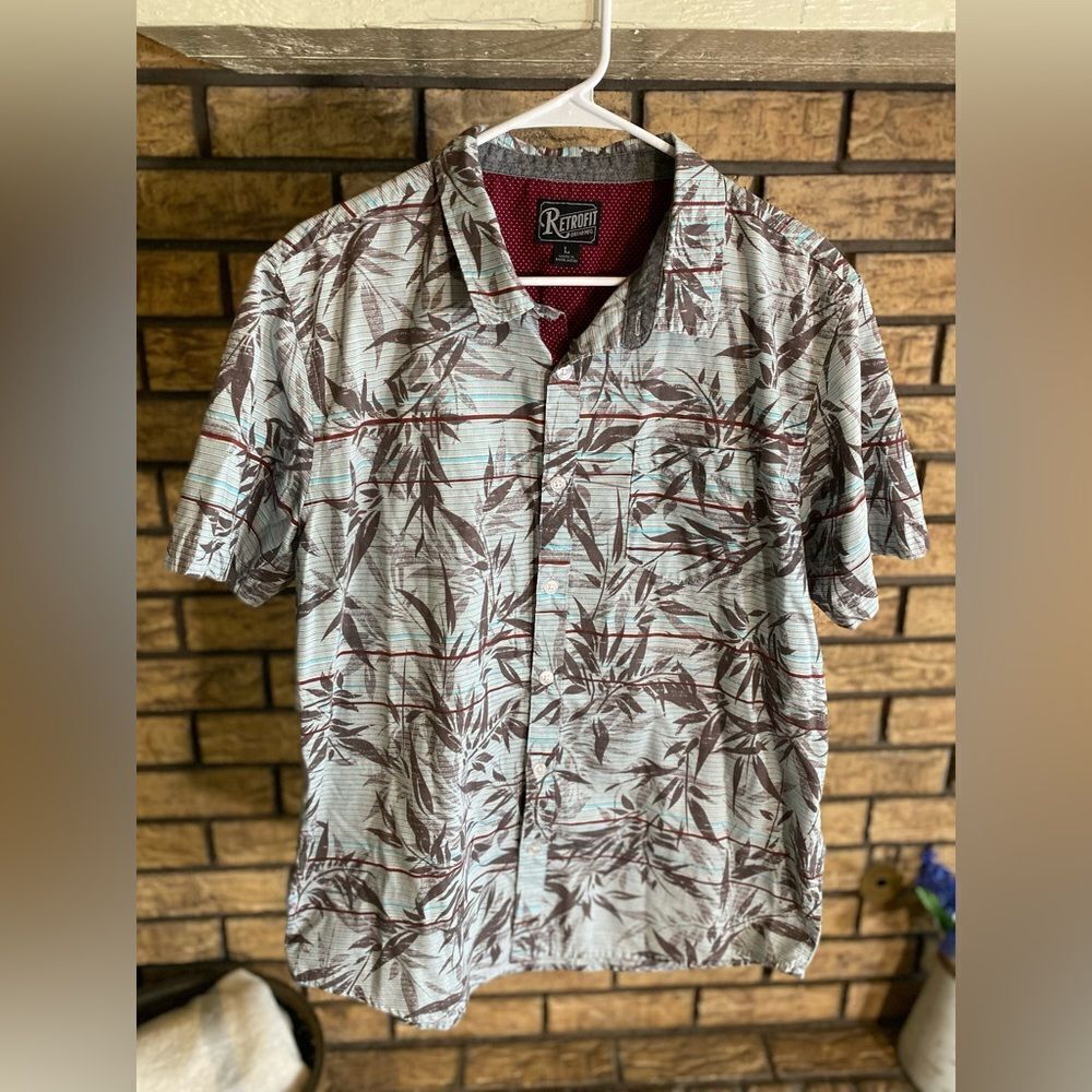 ‎Retrofit button down